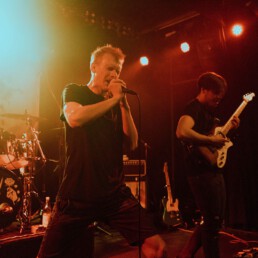 Live auf der Bühne: Die Alternative Metal Band Are We Used To It aus Rodgau