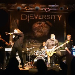 Dieversity bei Metal Up Your Christmas 21